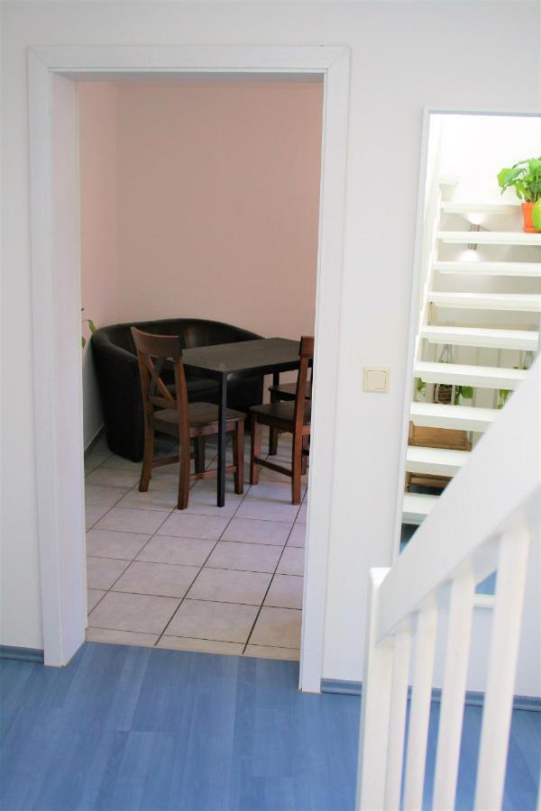 Zentrale Ferienwohnung Anker Im Sonnenblumenhaus Flensburg Exterior foto